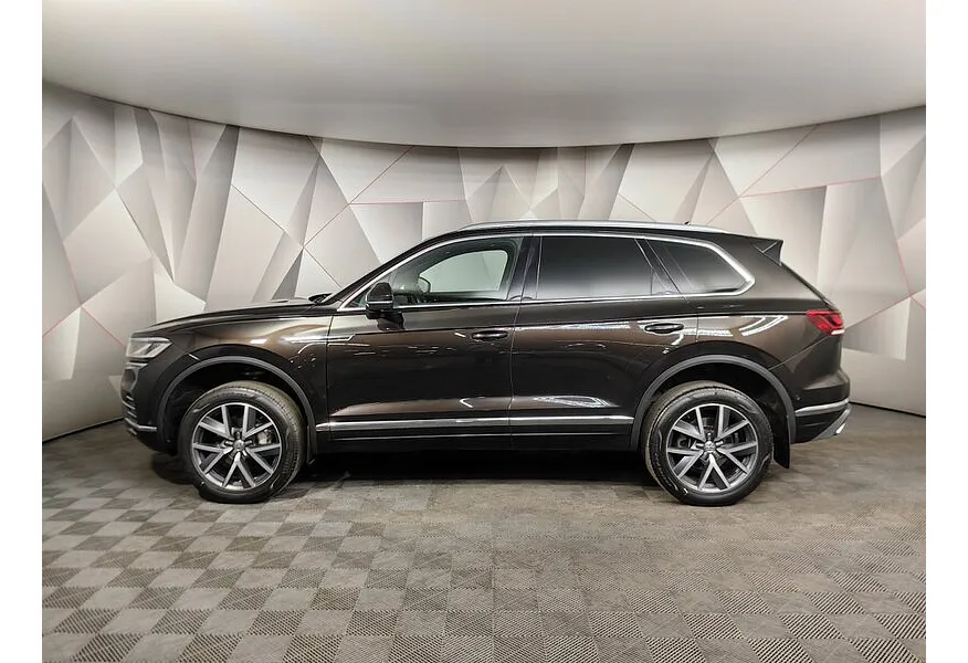 Volkswagen Touareg 2.0 TSI Tiptronic 4Motion (249 л.с.) Exclusive Коричневый в АВИЛОН. Слайд №5