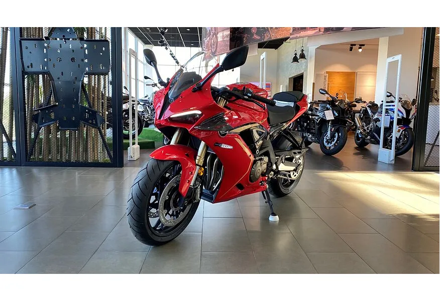 АВИЛОН - QJMOTOR SRK 600RC 600 см³ (88 л.с.) (88) 600 Красный - slide 0
