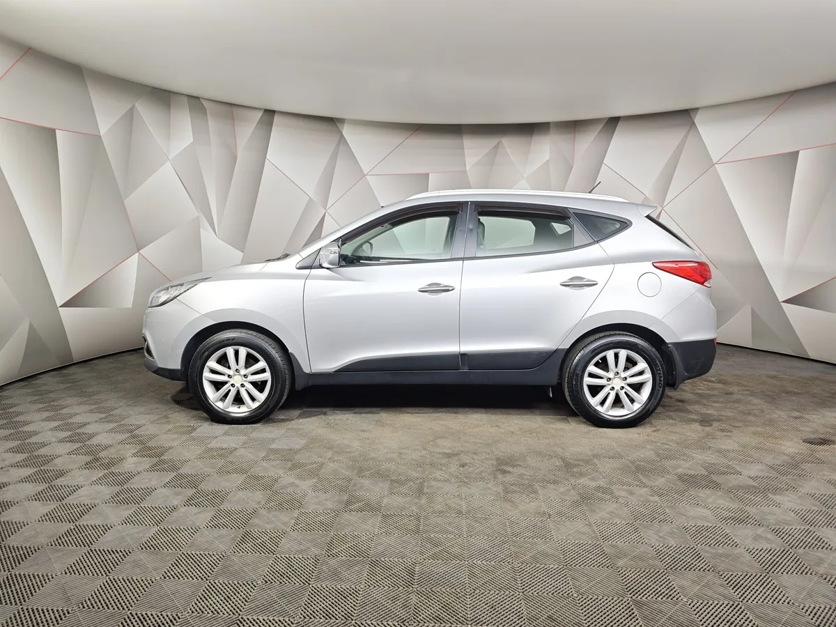 Hyundai ix35 2.0 AT (150 л.с.) Comfort Серебристый в АВИЛОН. Слайд №5