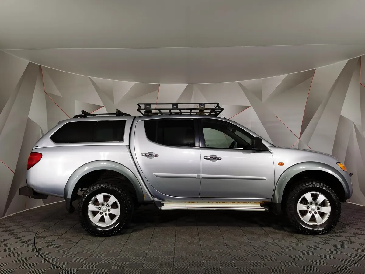 Mitsubishi L200 2.4 DID AT AWD (154 л.с.) DC Intense Серебристый в АВИЛОН. Слайд №6