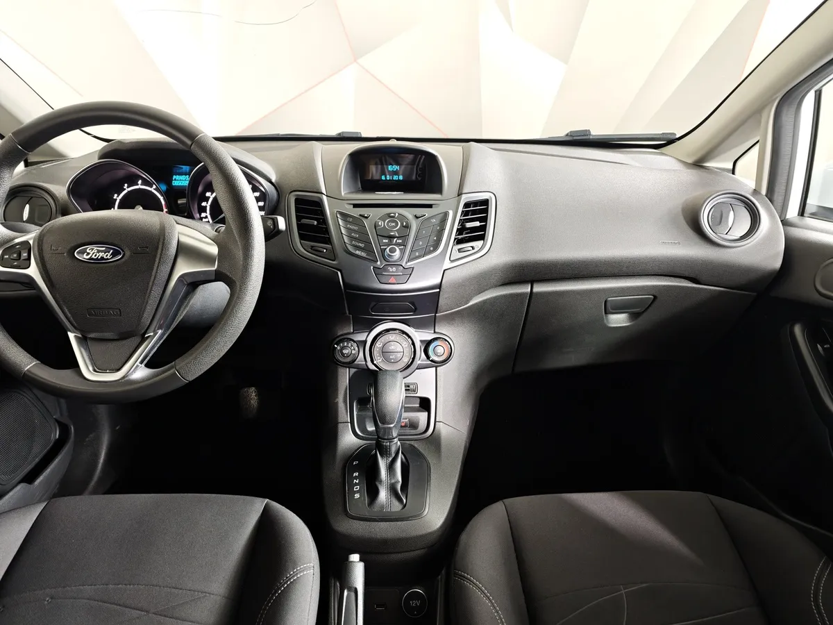 Ford Fiesta 1.6 Ti-VCT PowerShift (105 л.с.) Trend Белый в АВИЛОН. Слайд №13