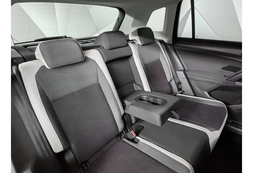 Volkswagen Tiguan 2.0 TDI 4Motion DSG (150 л.с.) OFFROAD Черный в АВИЛОН. Слайд №17