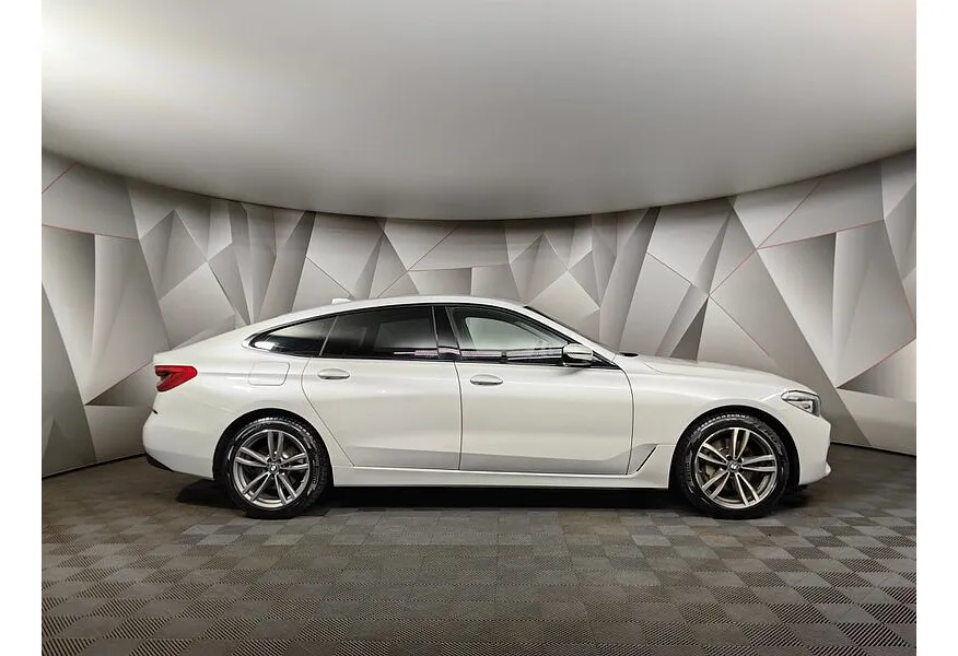 LIVE. Слайд №3