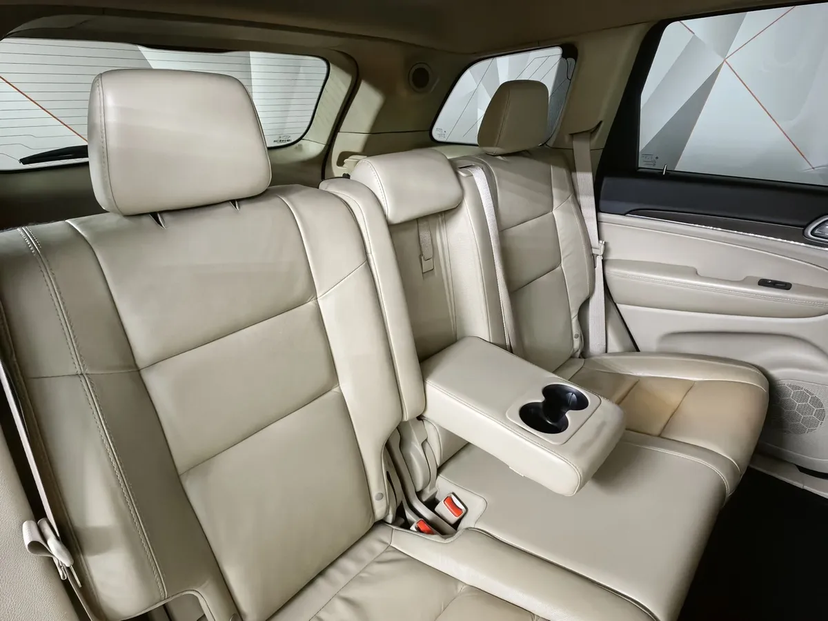 Jeep Grand Cherokee 3.0 AT AWD (238 л.с.) Laredo Красный в АВИЛОН. Слайд №16