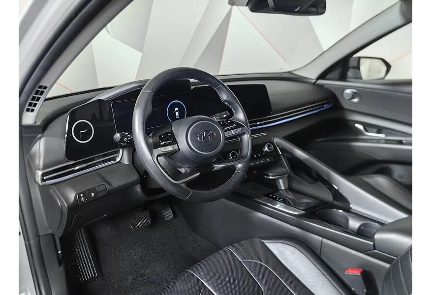 Hyundai Elantra 1.6 AT (128 л.с.) Elegance + Smart Sense Серый в АВИЛОН. Слайд №19