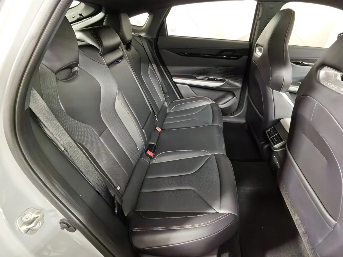 Changan UNI-V 1.5 AMT (181 л.с.) Tech Серый в АВИЛОН. Слайд №16