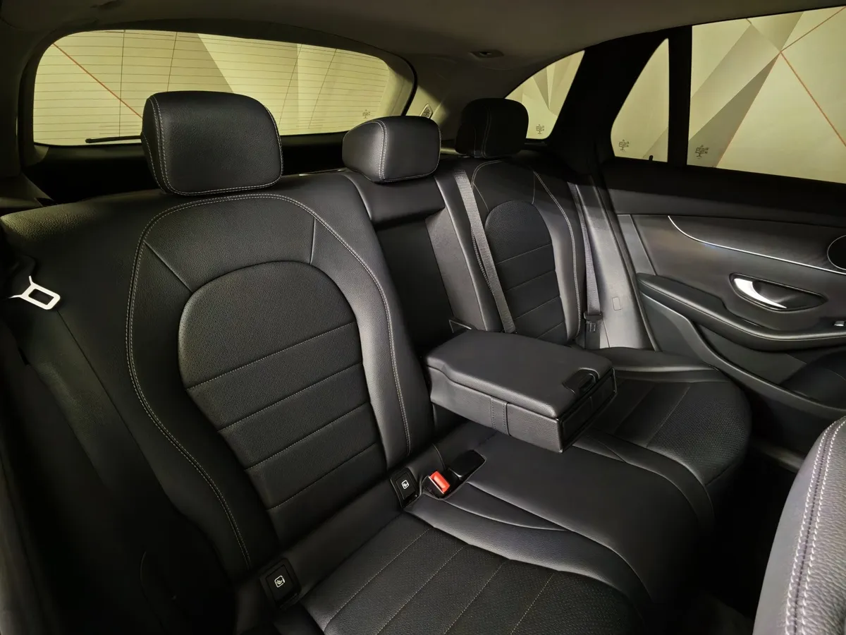 Mercedes-Benz GLC 250 d 9G-TRONIC 4MATIC (204 л.с.) Sport Черный в АВИЛОН. Слайд №17