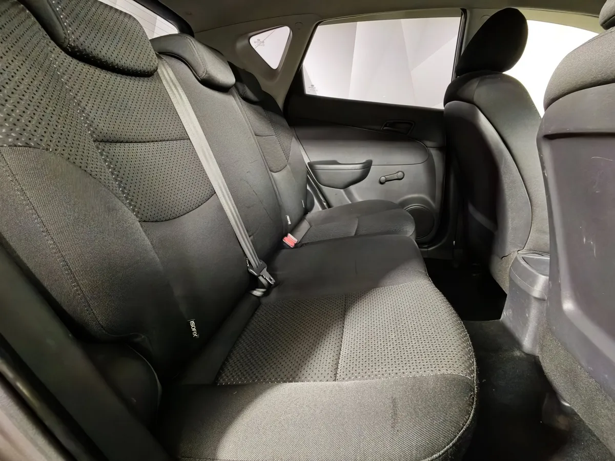 Hyundai i30 1.6 AT (126 л.с.) Коричневый в АВИЛОН. Слайд №14