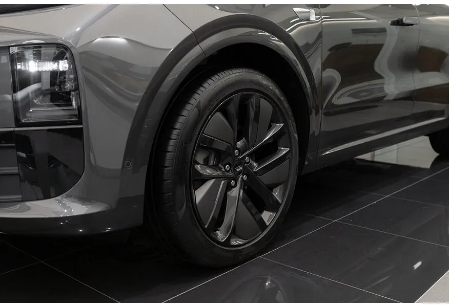 Li Auto L6 1.5 AT 4WD (150 л.с.) Max Серый в АВИЛОН. Слайд №19