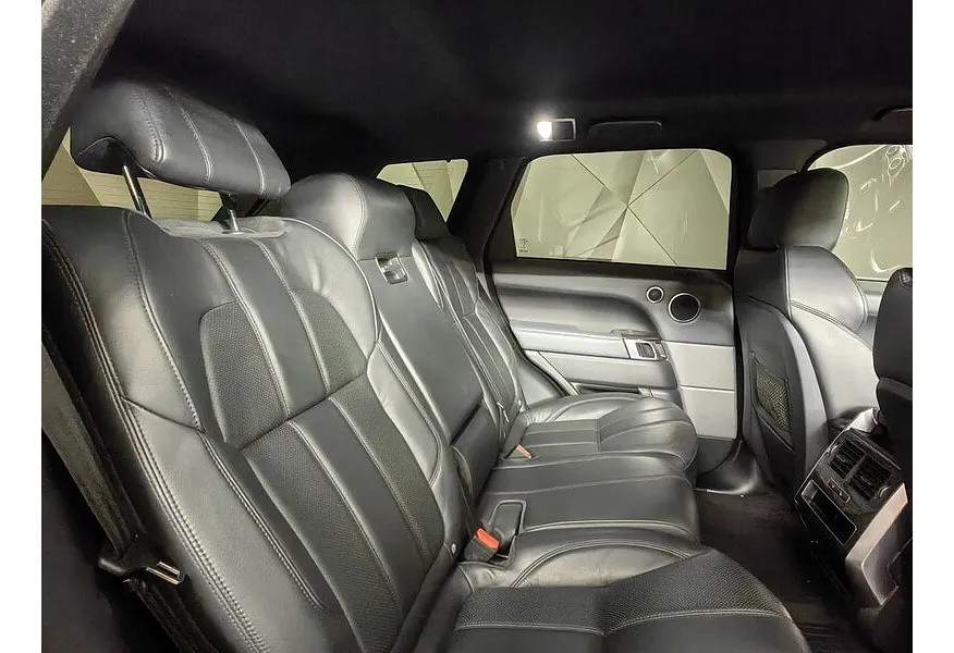 Land Rover Range Rover Sport 3.0 TDV6 AT AWD (249 л.с.) HSE Dynamic Черный в АВИЛОН. Слайд №15