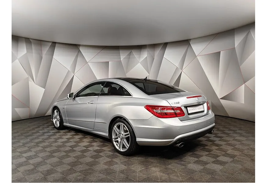 Mercedes-Benz E-Класс E 250 T BlueEfficiency 7G-Tronic Plus (204 л.с.) Серебристый в АВИЛОН. Слайд №4