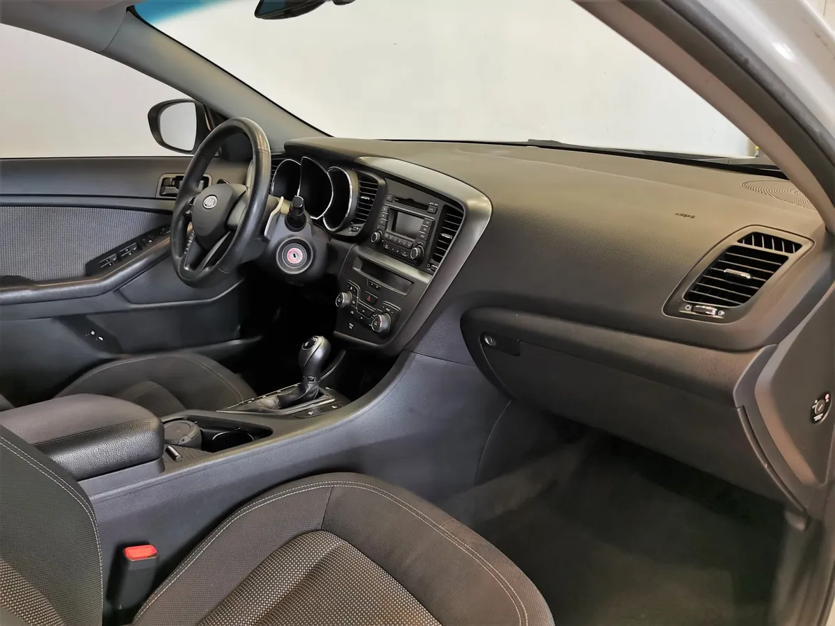 Kia Optima 2.0 AT (150 л.с.) Comfort Белый в АВИЛОН. Слайд №12