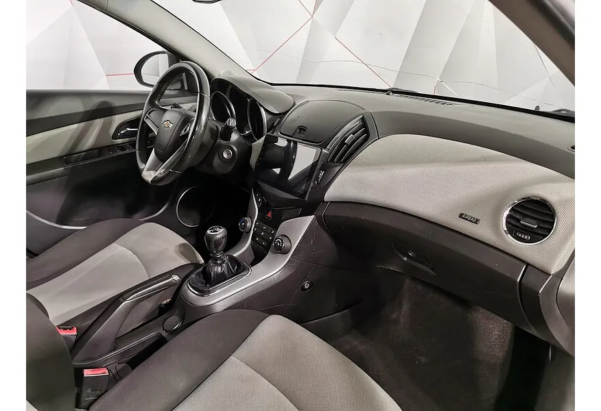 Chevrolet Cruze 1.6 MT (109 л.с.) Коричневый в АВИЛОН. Слайд №12