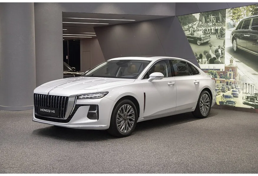 АВИЛОН - Hongqi H5 2.0 AT (218 л.с.) Comfort Plus Белый - slide 0