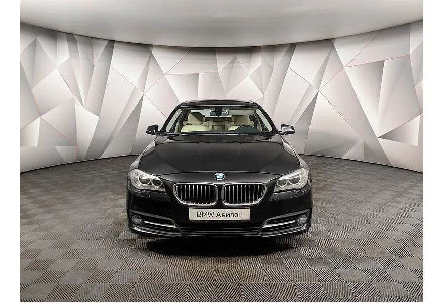 BMW 5 серия 520i Steptronic (184 л.с.) Базовая. Локальная сборка Черный в АВИЛОН. Слайд №3