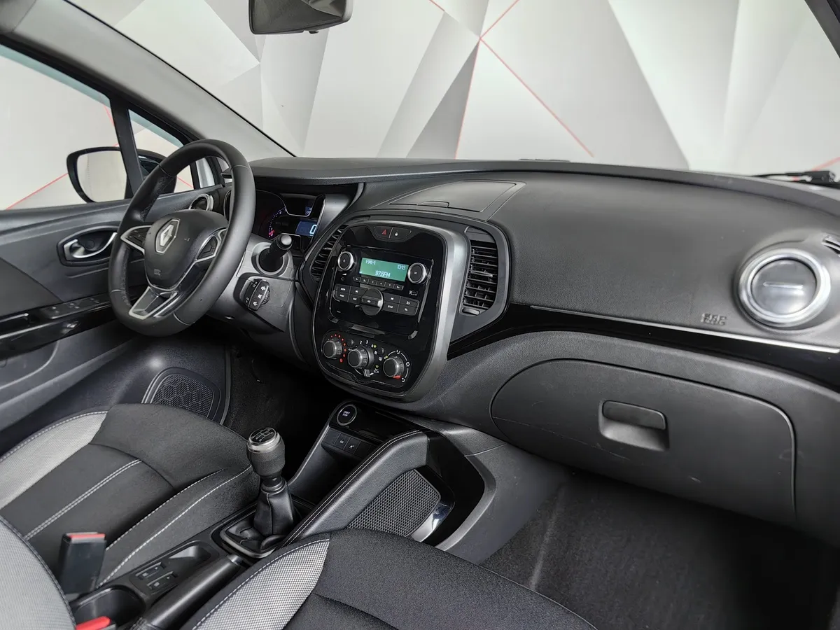 Renault Kaptur 1.6 MT (114 л.с.) Белый в АВИЛОН. Слайд №13