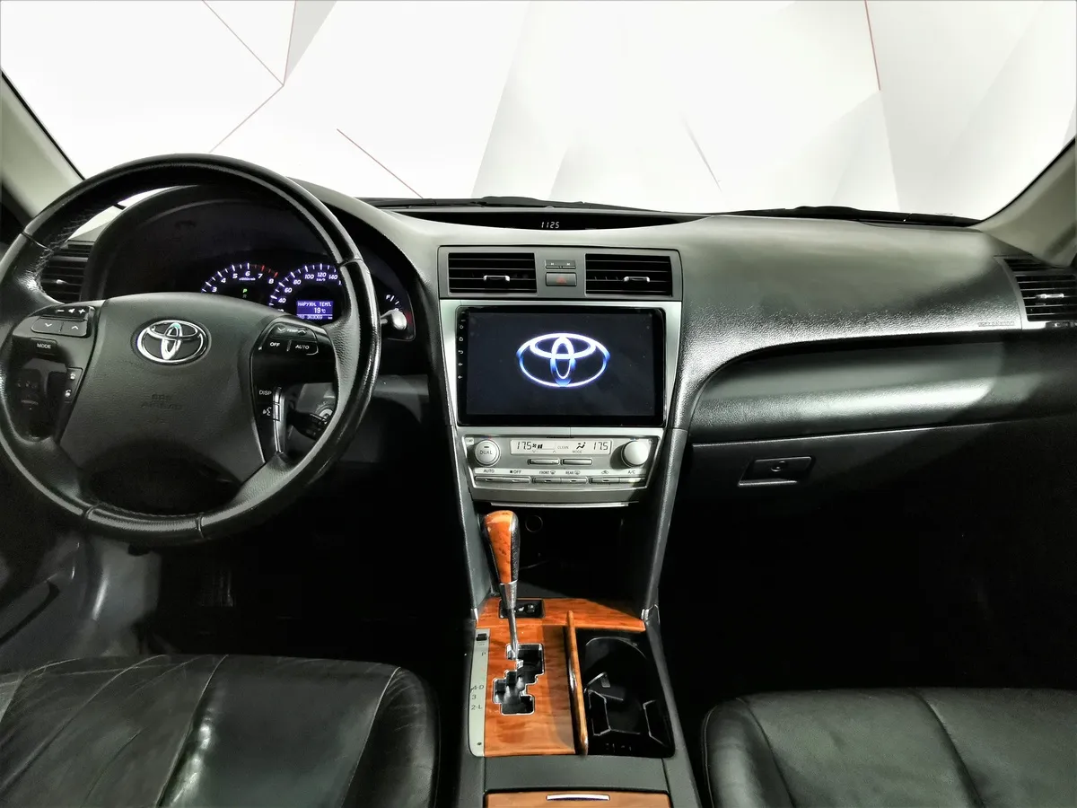 Toyota Camry 2.4 VVT-i AT (167 л.с.) Черный в АВИЛОН. Слайд №13