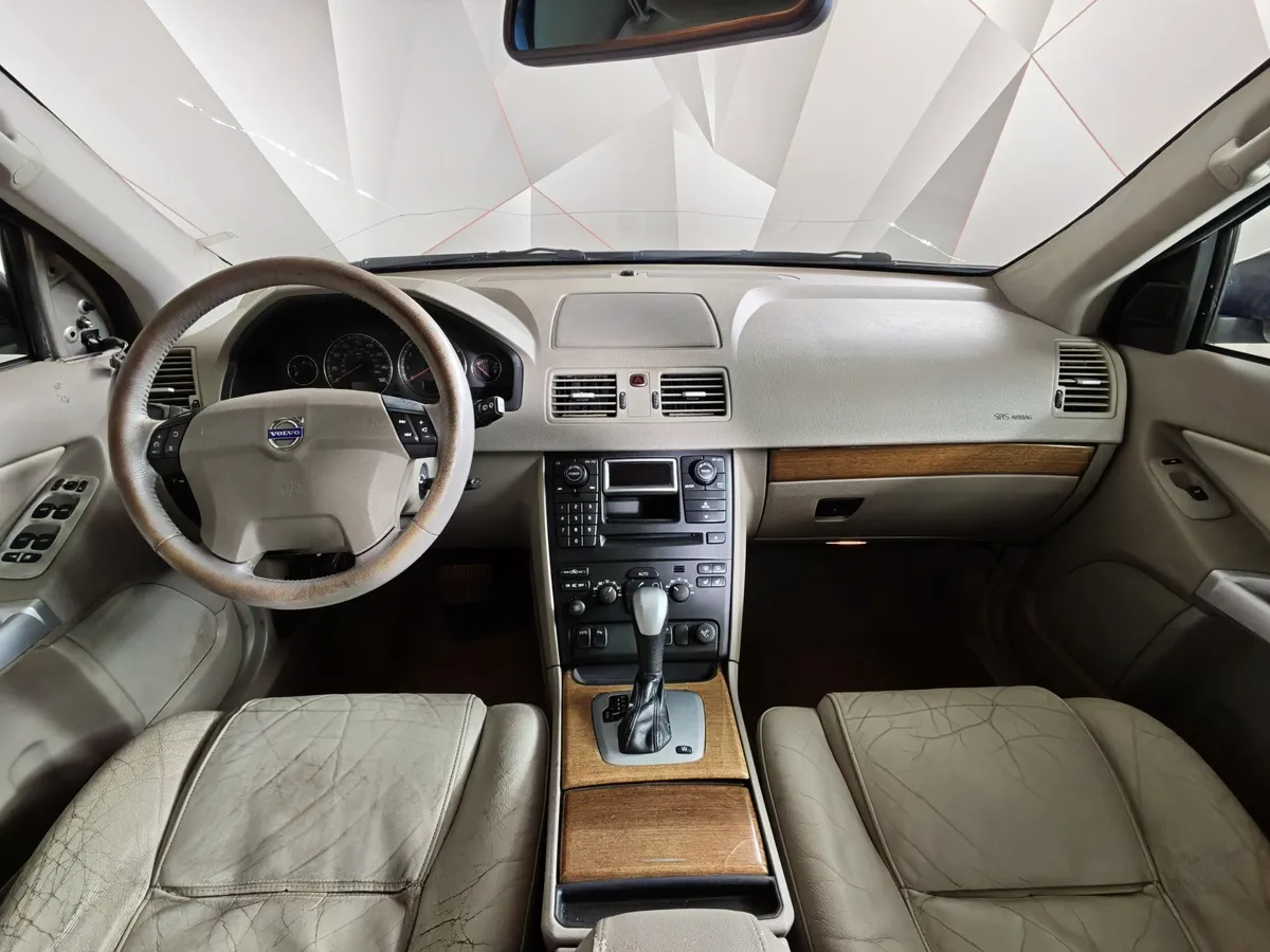 Volvo XC90 2.5 T5 Geartronic AWD (5 мест) (210 л.с.) Бежевый в АВИЛОН. Слайд №11
