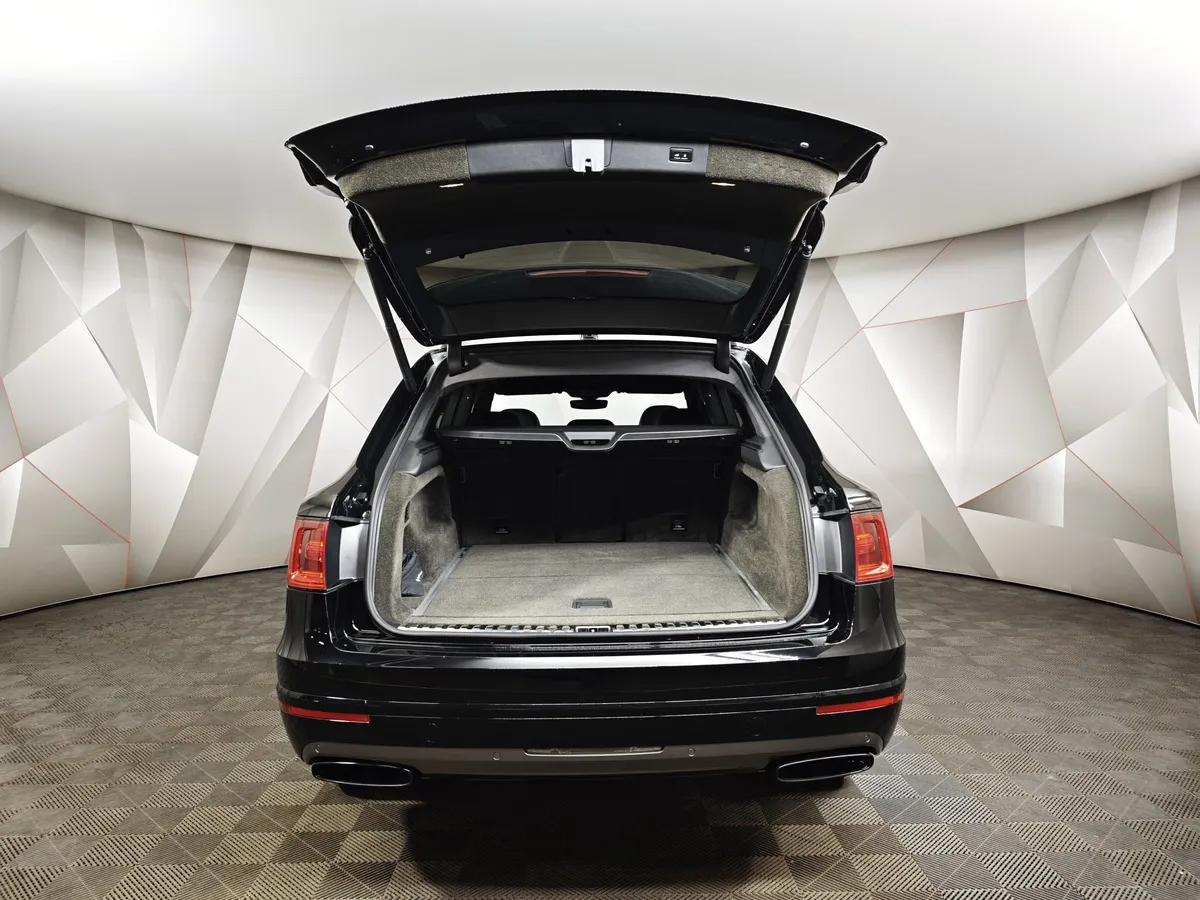 Bentley Bentayga 6.0 AT AWD (608 л.с.) Черный в АВИЛОН. Слайд №11