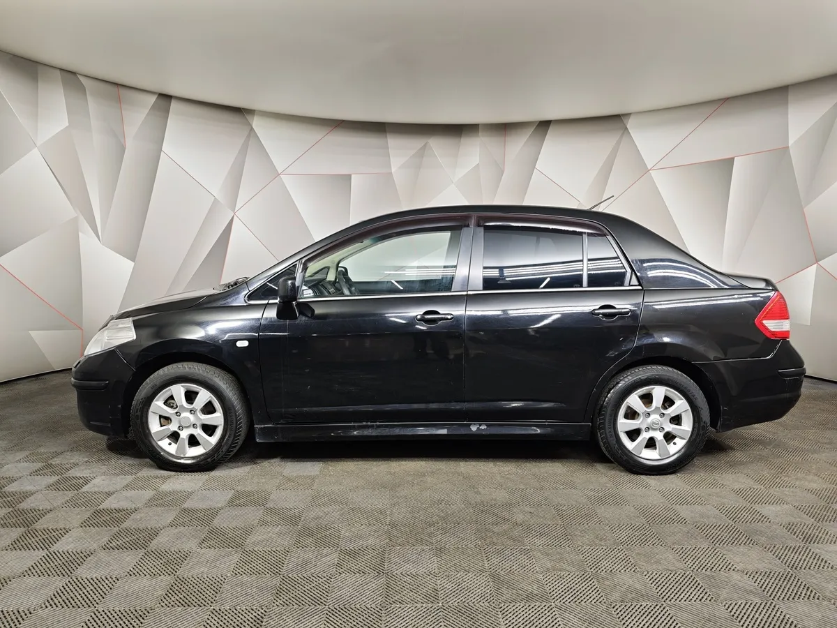 Nissan Tiida 1.6 MT (110 л.с.) Черный в АВИЛОН. Слайд №5