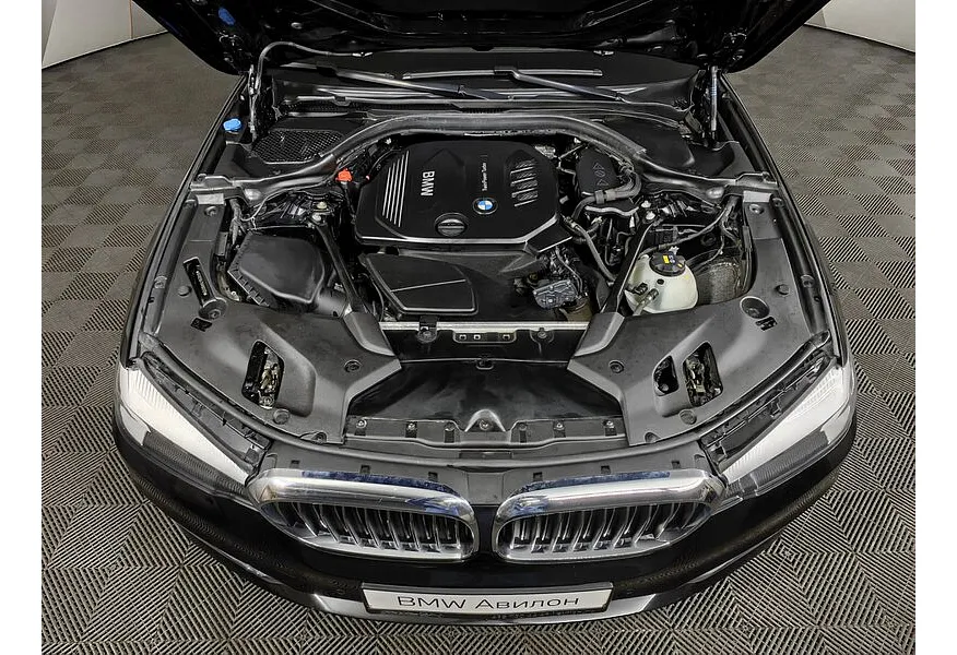 BMW 5 серия 520d xDrive Steptronic (190 л.с.) Черный в АВИЛОН. Слайд №9