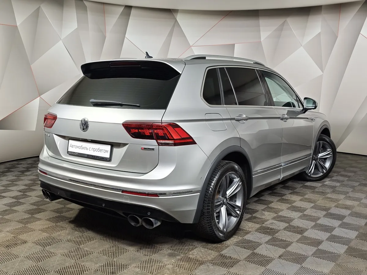 Volkswagen Tiguan 2.0 TSI 4Motion DSG (220 л.с.) Sportline Серебристый в АВИЛОН. Слайд №2