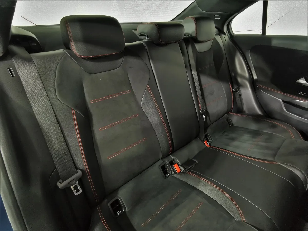 Mercedes-Benz A-Класс A 200 7G-DCT (150 л.с.) Sport Синий в АВИЛОН. Слайд №16