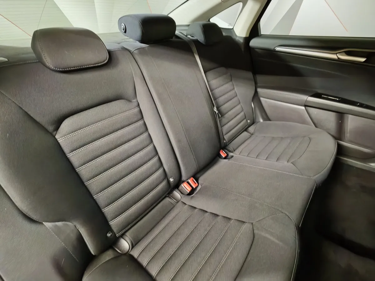 Ford Mondeo 2.5 AT (149 л.с.) Ambiente Белый в АВИЛОН. Слайд №17