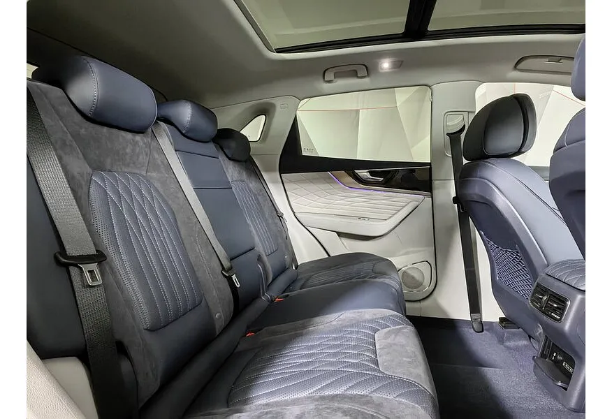 Hongqi HS5 2.0 AT 4WD (224 л.с.) Comfort Черный в АВИЛОН. Слайд №15