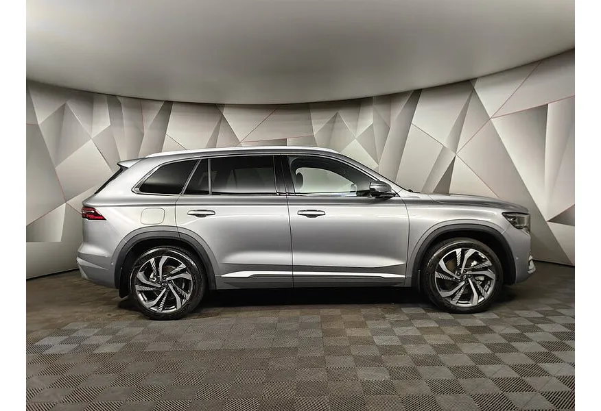 Geely Monjaro 2.0T 8AT 4WD (238 л.с.) Flagship Серый в АВИЛОН. Слайд №7
