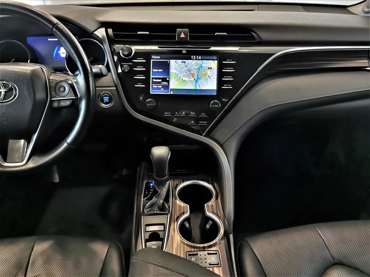 Toyota Camry 3.5 AT (249 л.с.) Черный в АВИЛОН. Слайд №14