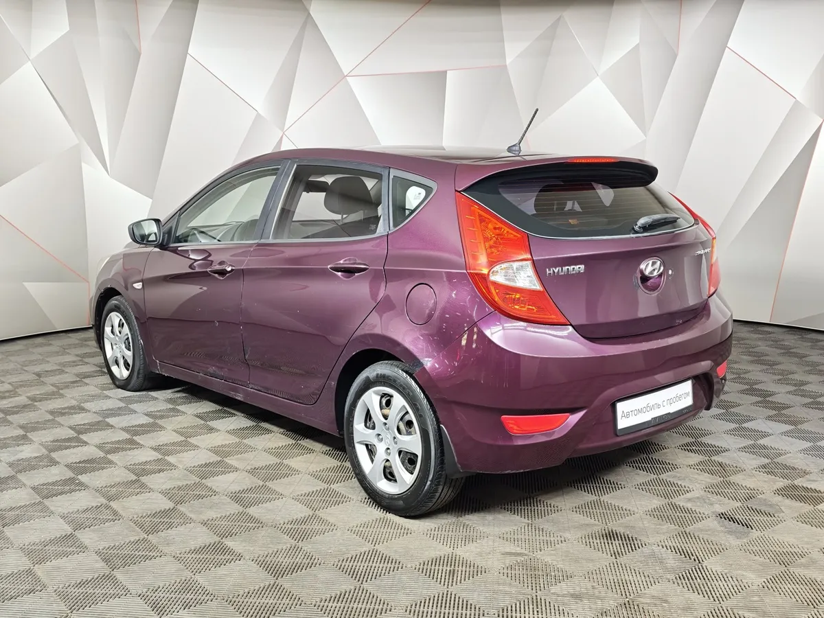 Hyundai Solaris 1.4 AT (100 л.с.) Comfort Фиолетовый в АВИЛОН. Слайд №4