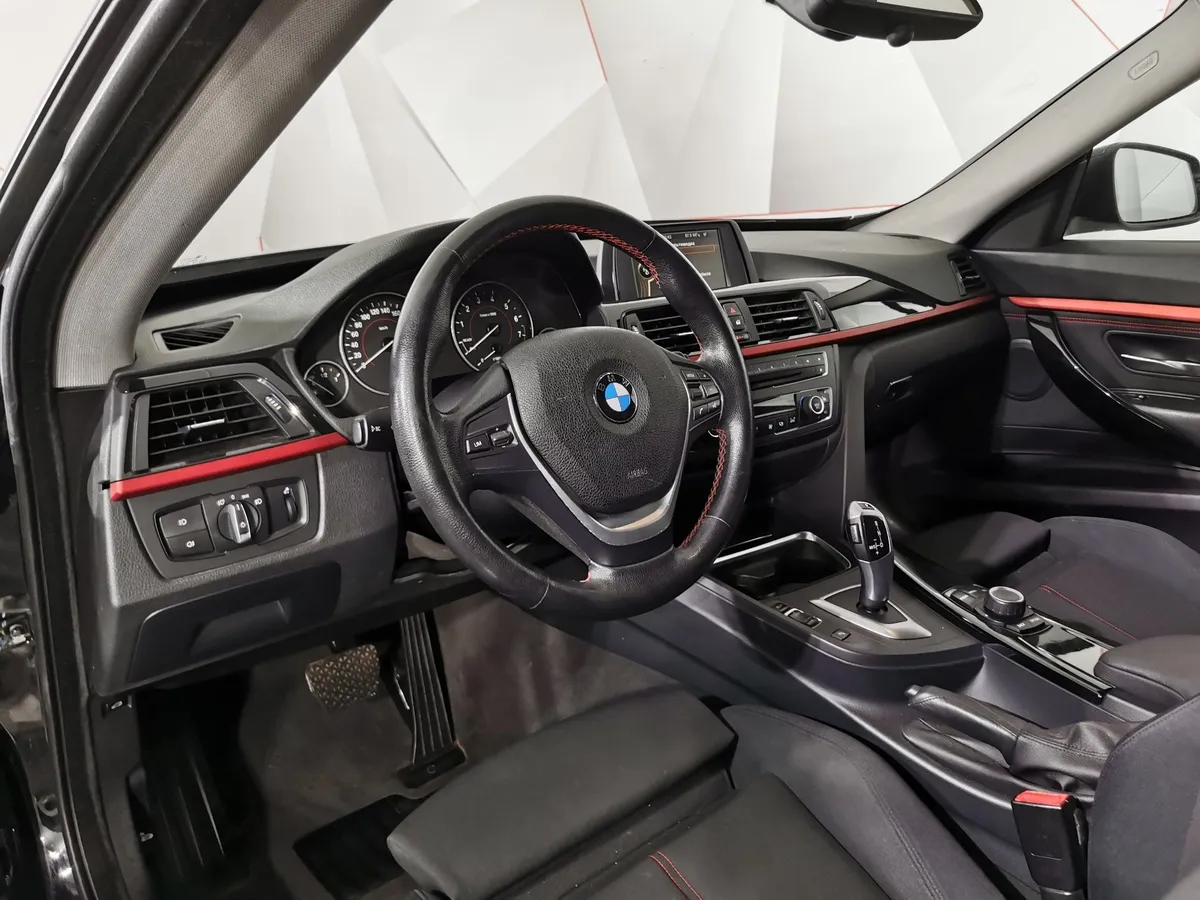 BMW 3 серия 320i xDrive AT (184 л.с.) Черный в АВИЛОН. Слайд №11
