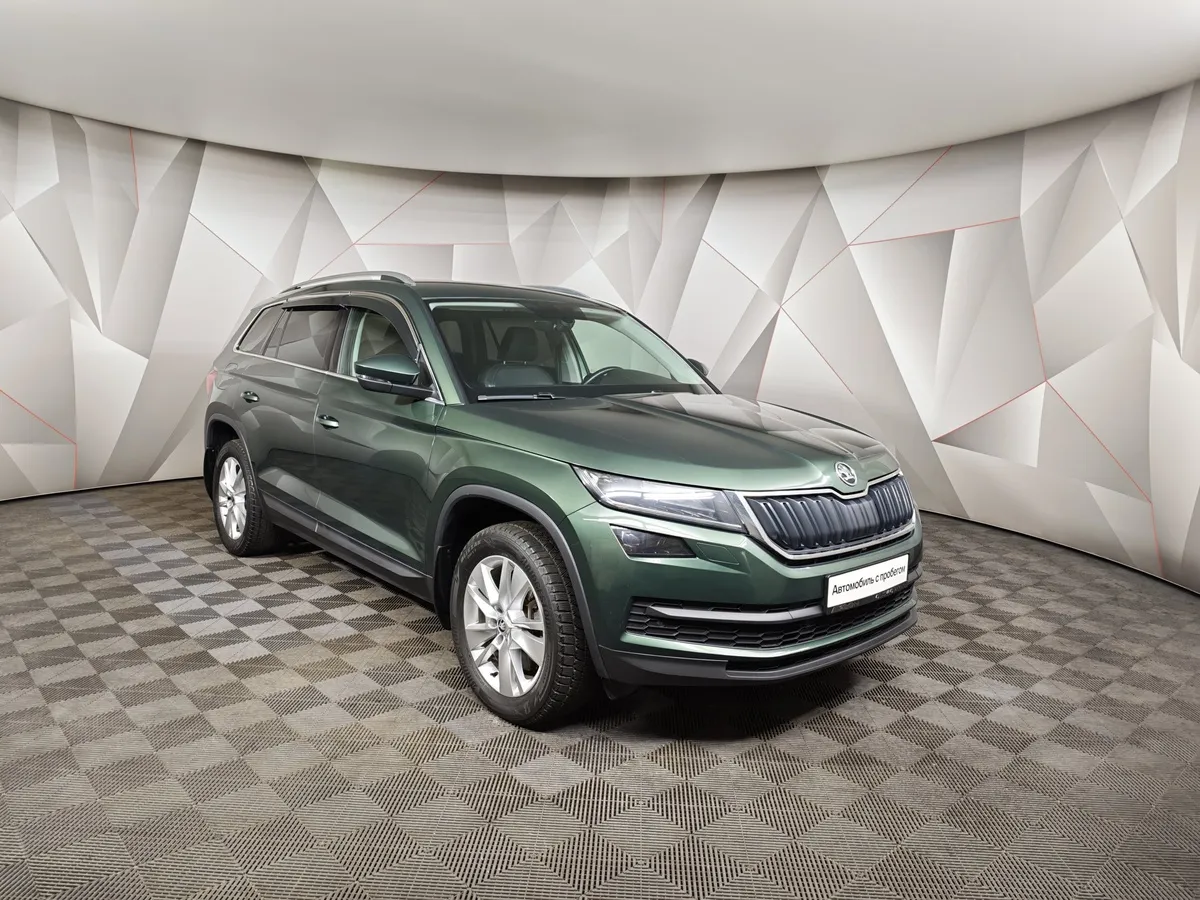 Skoda Kodiaq 2.0 TSI DSG 4X4 (180 л.с.) Зеленый в АВИЛОН. Слайд №3