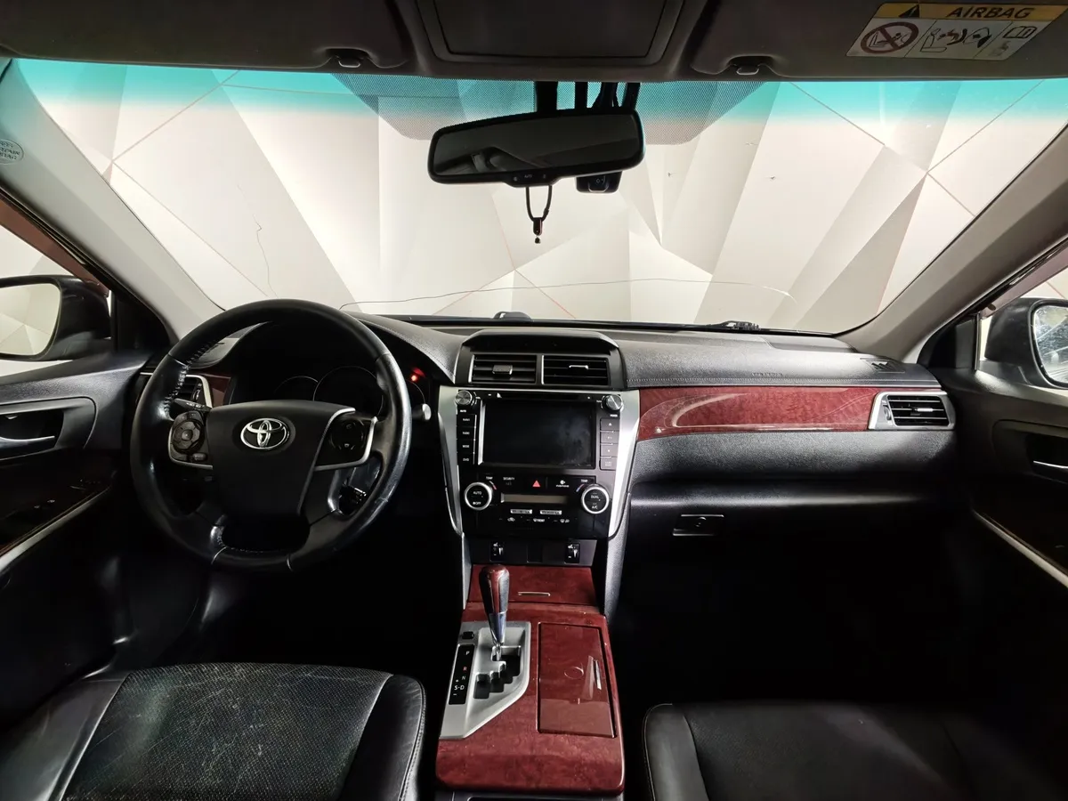 Toyota Camry 2.5 AT (181 л.с.) Стандарт Черный в АВИЛОН. Слайд №13