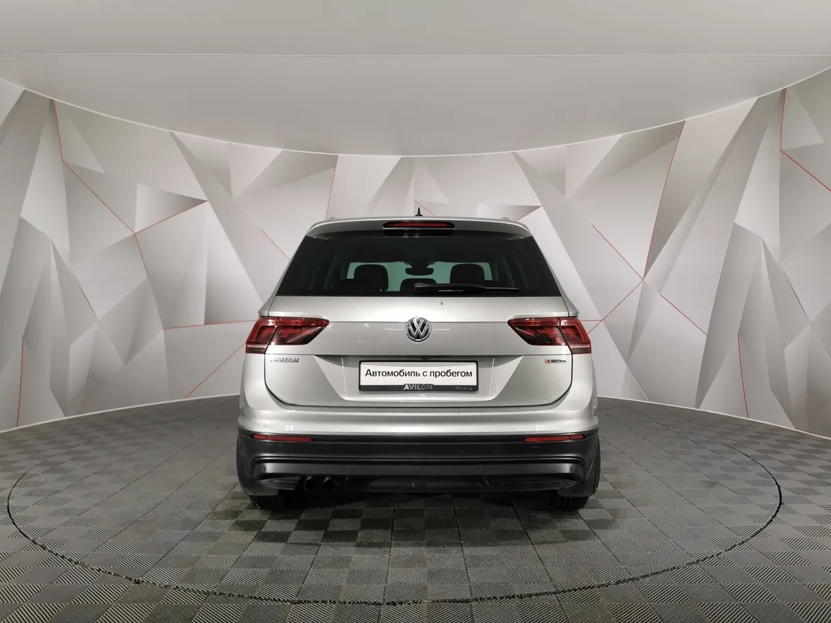 Volkswagen Tiguan 2.0 TSI 4Motion DSG (180 л.с.) Highline Серебристый в АВИЛОН. Слайд №8