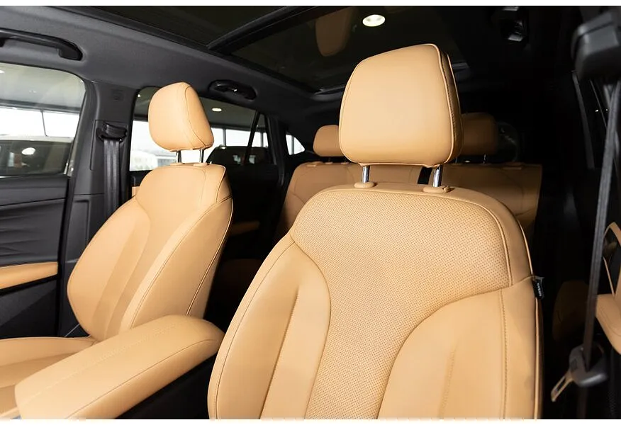 Москвич М70 2.0 AT FWD (200 л.с.) Ультра Черный в АВИЛОН. Слайд №10