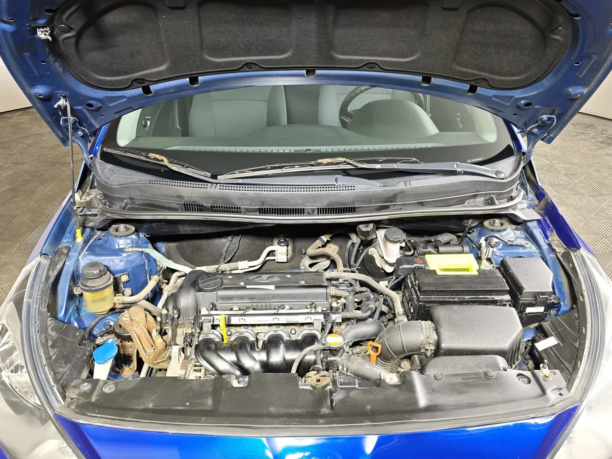 Hyundai Solaris 1.6 AT (123 л.с.) Comfort Синий в АВИЛОН. Слайд №9