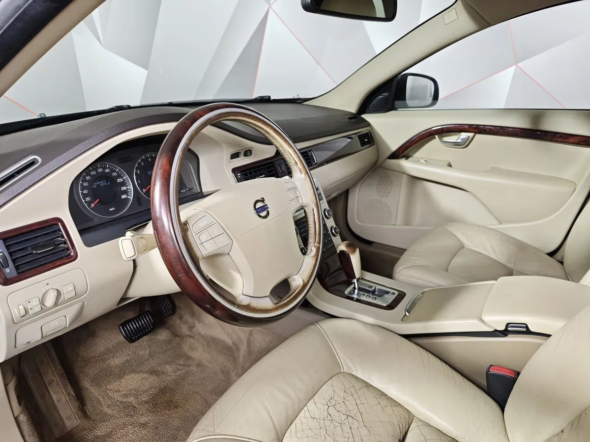 Volvo V70 2.5 T Geartronic (200 л.с.) Черный в АВИЛОН. Слайд №19