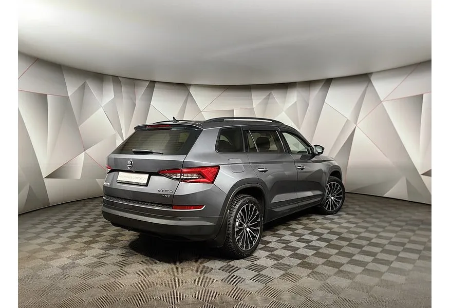 Skoda Kodiaq 2.0 TSI DSG 4X4 (180 л.с.) Серый в АВИЛОН. Слайд №2