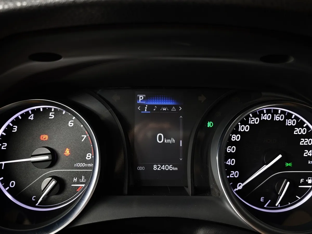 Toyota Camry 2.5 AT (200 л.с.) GR-SPORT Черный в АВИЛОН. Слайд №18