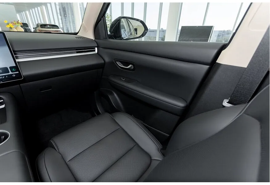 EVOLUTE i-SPACE 1.5 CVT (218 л.с.) (7 мест) Серый в АВИЛОН. Слайд №15