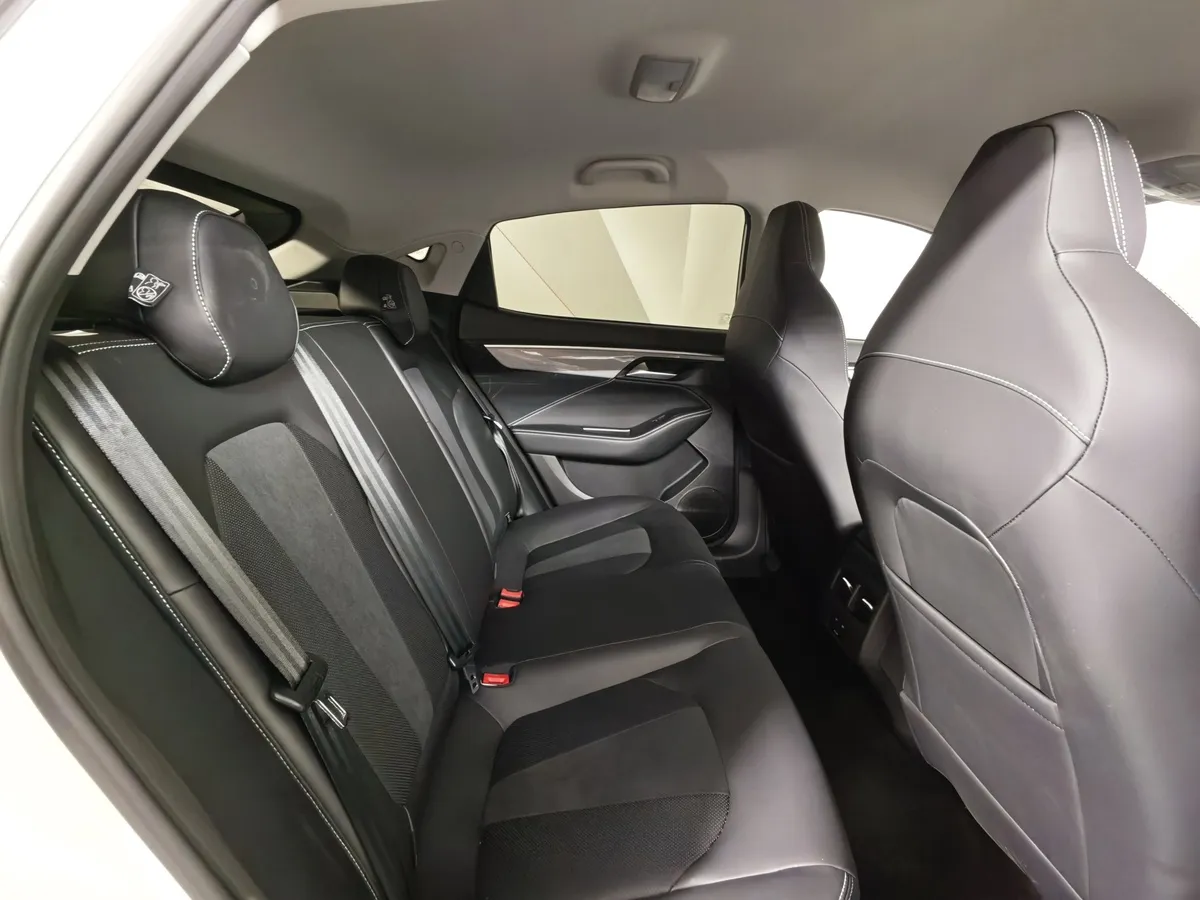 Москвич 6 1.5T CVT 2WD (136 л.с.) Comfort Белый в АВИЛОН. Слайд №16