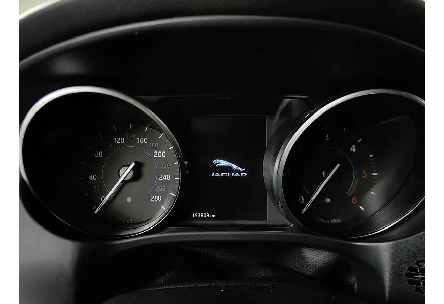 Jaguar F-Pace 2.0 TD AT AWD (240 л.с.) R-Sport Белый в АВИЛОН. Слайд №18