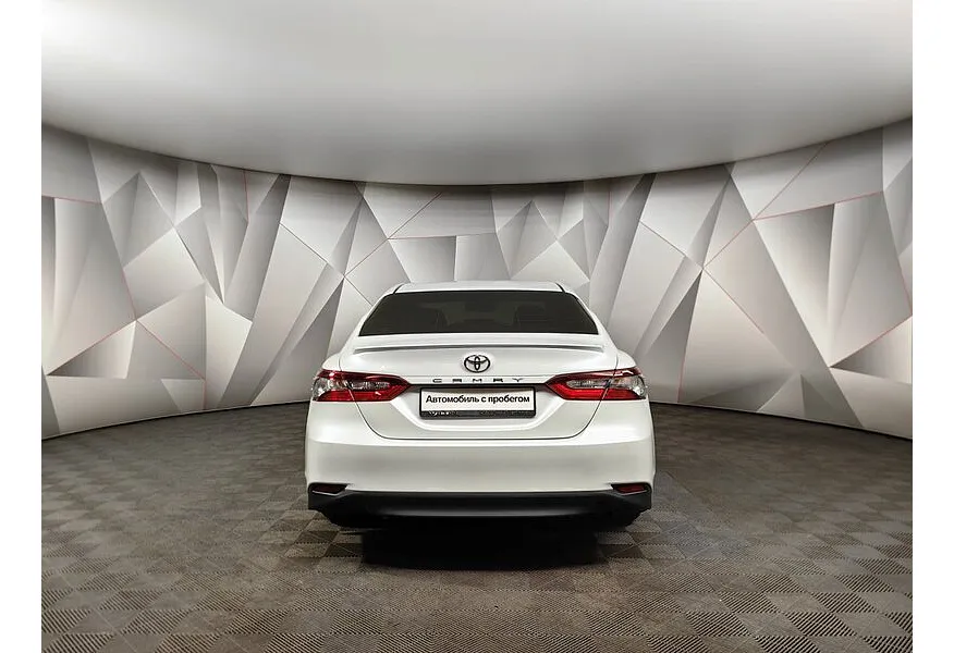 Toyota Camry 2.5 AT (206 л.с.) Ultimate Белый в АВИЛОН. Слайд №8