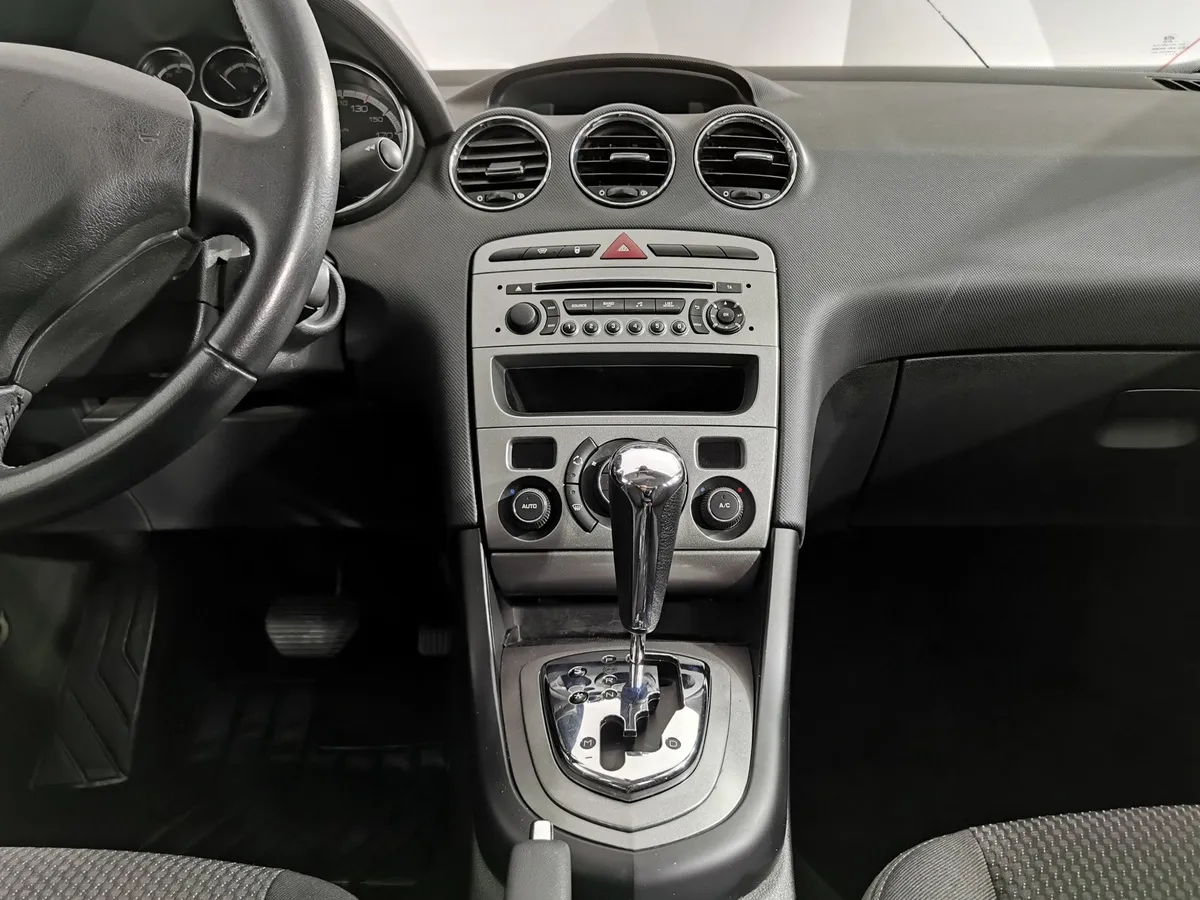Peugeot 408 1.6 VTi AT (120 л.с.) Серебристый в АВИЛОН. Слайд №14