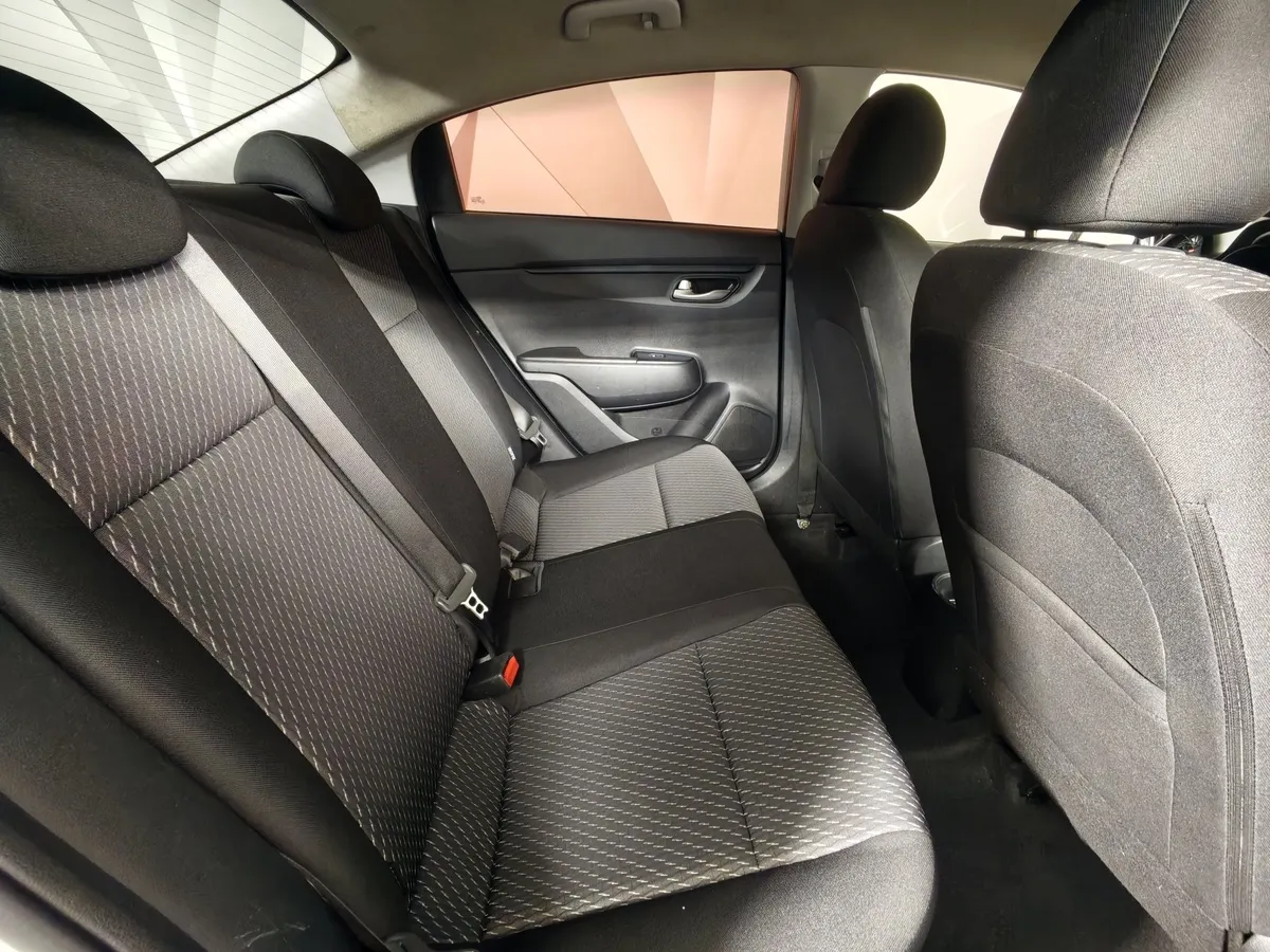 Kia Rio 1.6 AT (123 л.с.) Белый в АВИЛОН. Слайд №16