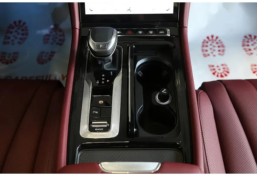 Hongqi H5 2.0 AT (218 л.с.) Black Edition Черный в АВИЛОН. Слайд №16