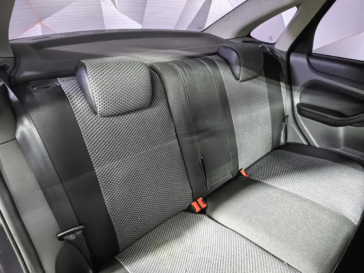 Ford Focus 1.8 MT (125 л.с.) Trend Черный в АВИЛОН. Слайд №16