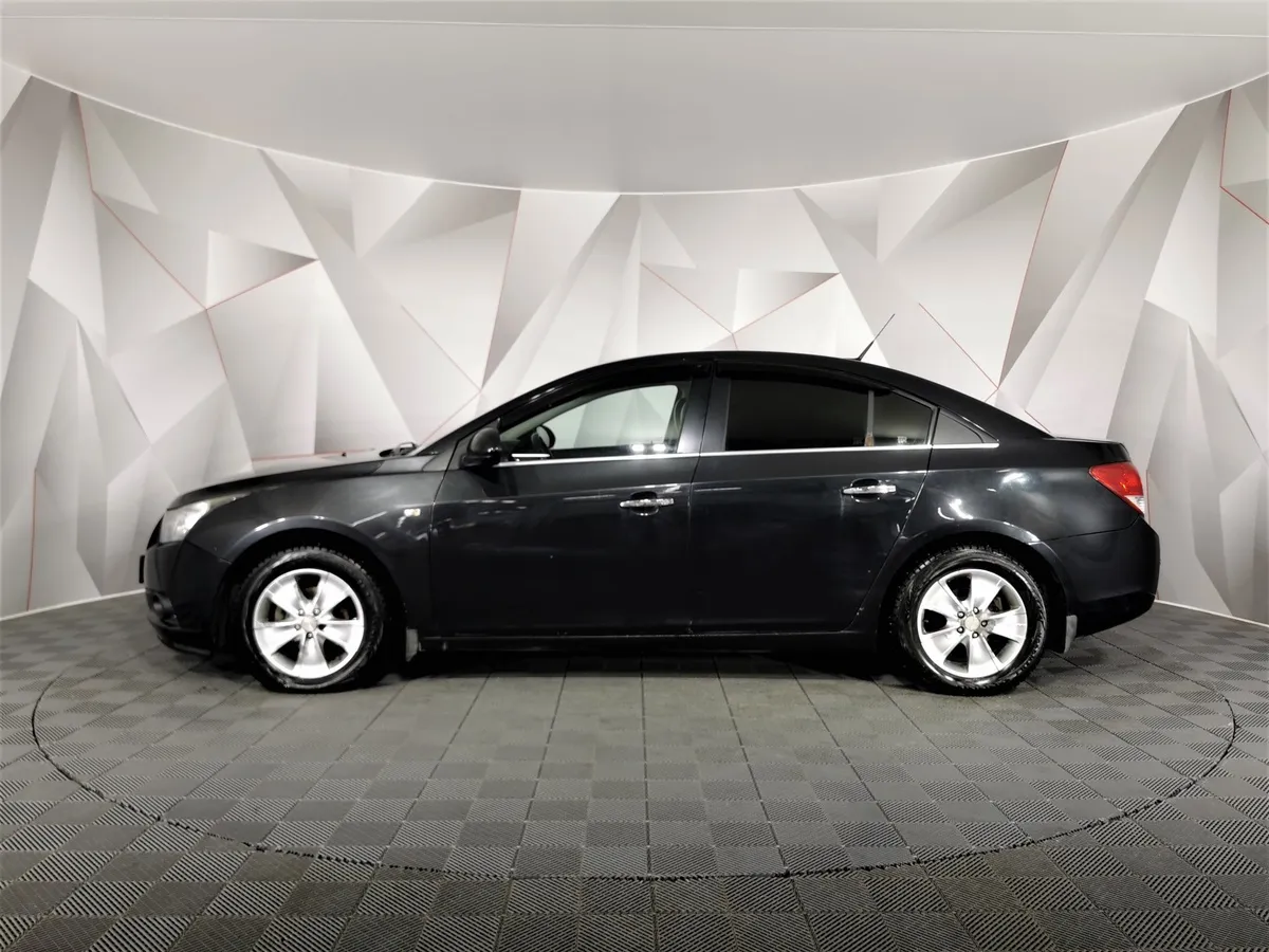Chevrolet Cruze 1.8 AT (141 л.с.) Черный в АВИЛОН. Слайд №5
